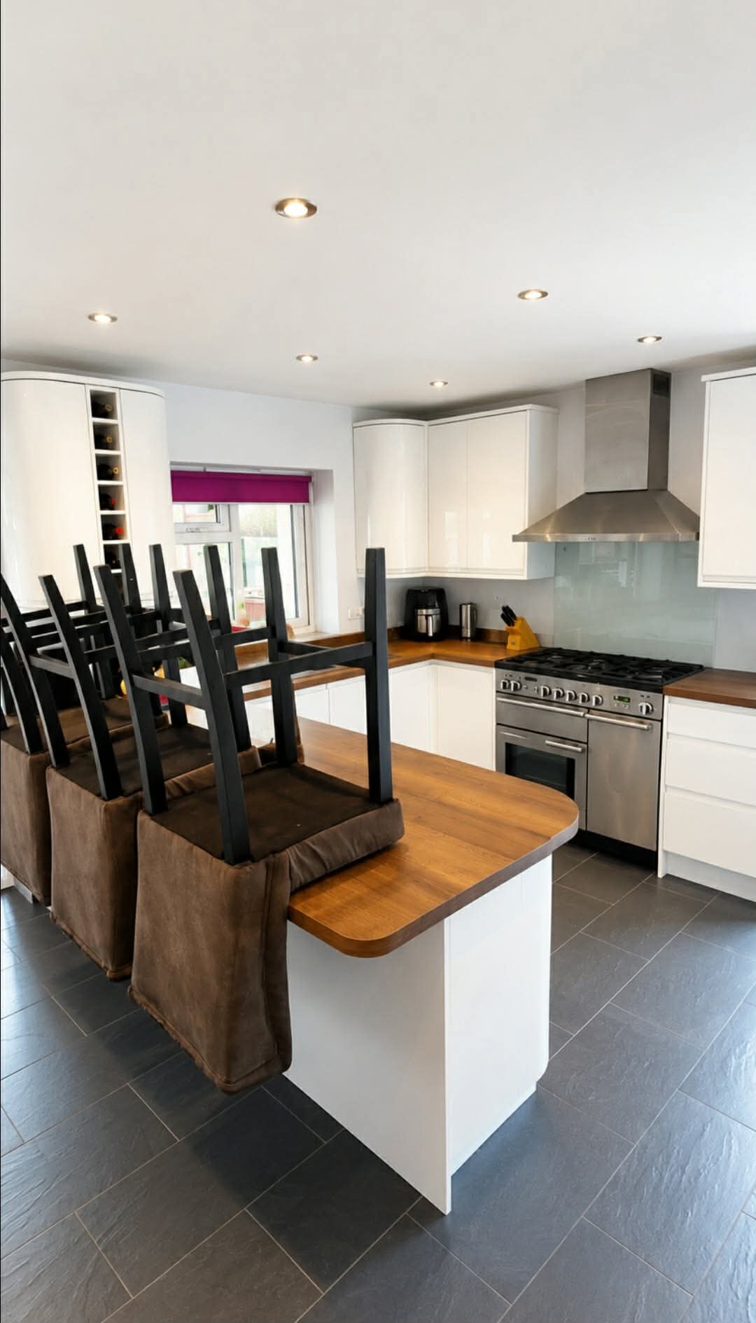 Bright kitchen after a MooreCleans clean